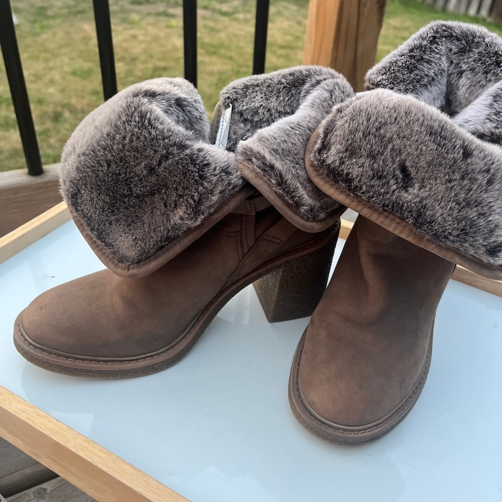 Elegant Tan Heeled Boots EU38 like New - Picture 5 of 10